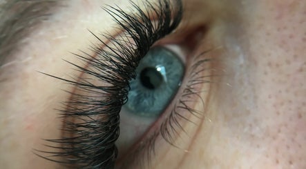 Ambrosia Lashes