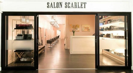 Salon Scarlet, bild 3