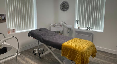 Bournville Beauty and Hair Salon image 2