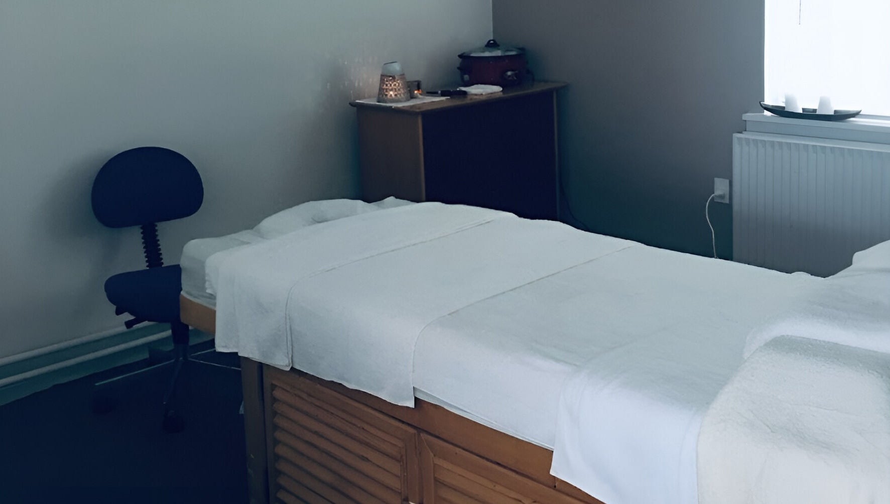 Massagebriks i Patty Wellness Thai Massage, Skanderborg, DK, indbydende indretning til afslapning.