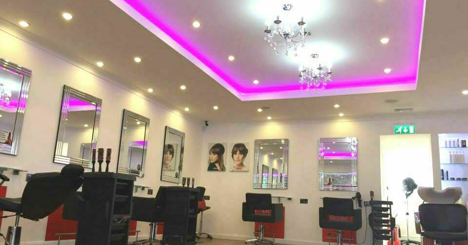 Reserva una cita en Lounge6 Ashdown Road Chandler's Ford Fresha