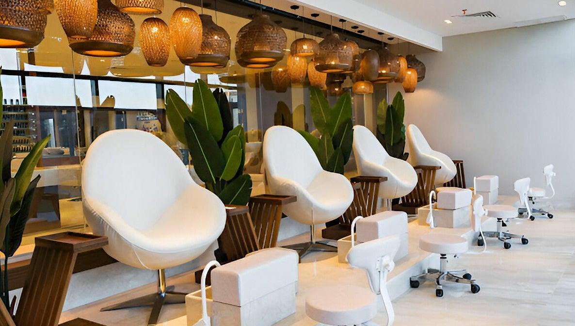 Luxurious pedicure chairs at Naeeman Garden Hotel نعيماً فندق جاردن, Jabriya, Hawalli Governorate, KW.