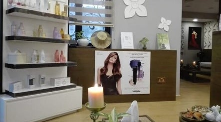 Spa Lounge reception with beauty products display in Muscat, Muscat Governorate, OM.