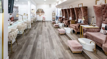 Queen B Nail Salon image 2