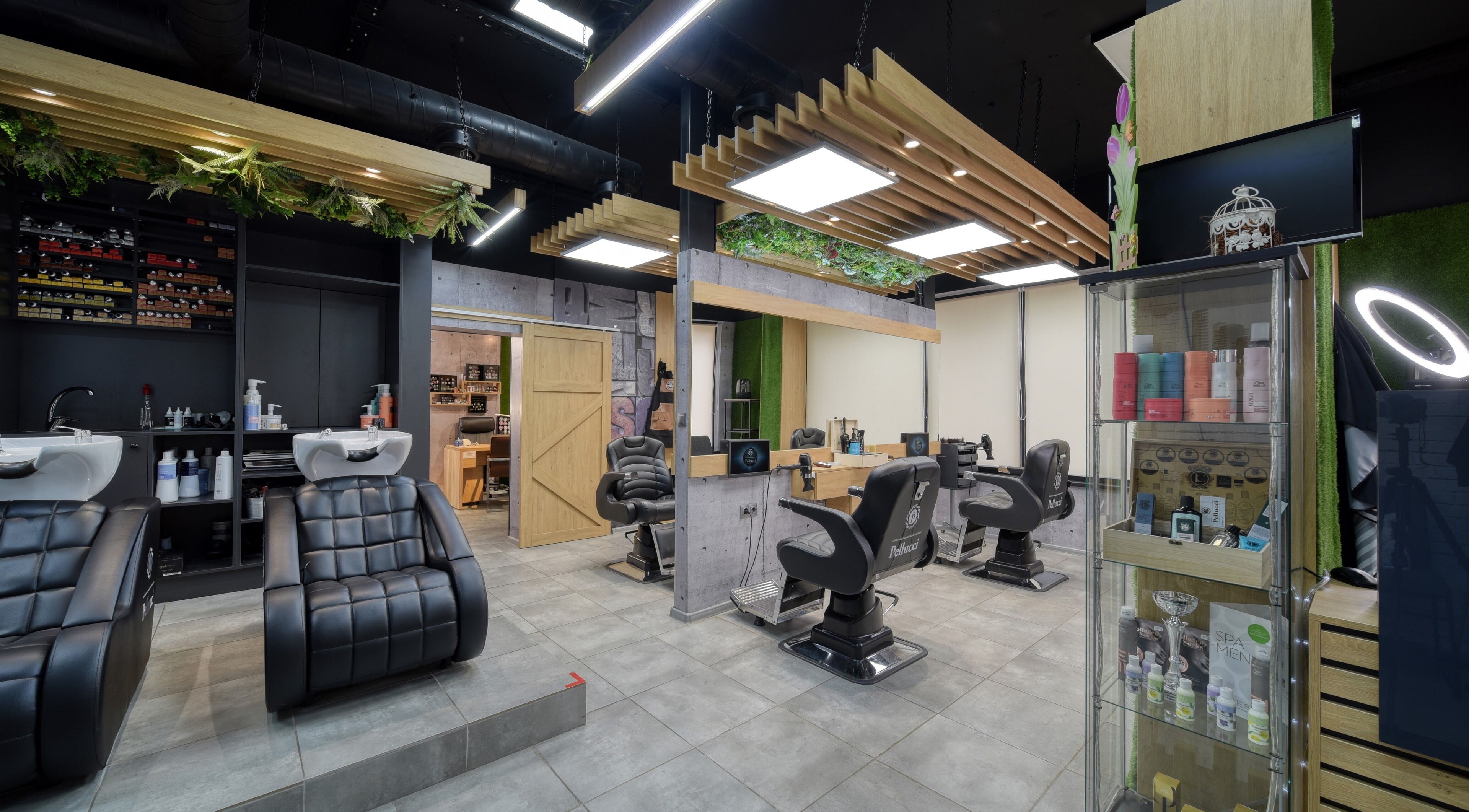 Салон Pellucci, Ботевград, Софийска област, BG: модерно обзавеждане и комфорт.