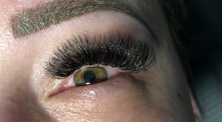 Mink Magic Beauty Bar image 3