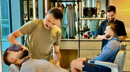 Akin Barber & Shop Burj Al Salam – obraz 3