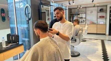 Image de Akin Barber and Shop at 25 Hours Hotel 3