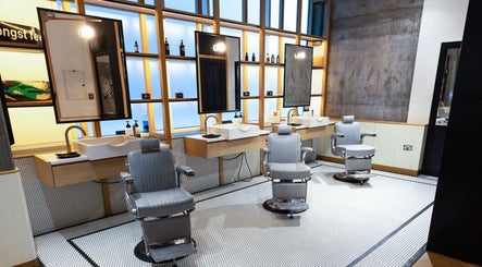 Akin Barber & Shop Burj Al Salam