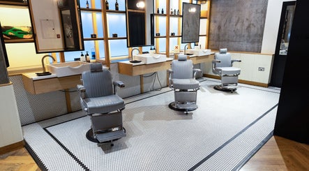 Akin Barber & Shop Burj Al Salam Bild 2