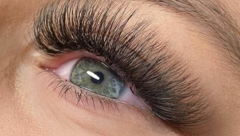 Lash O’Clock image 1