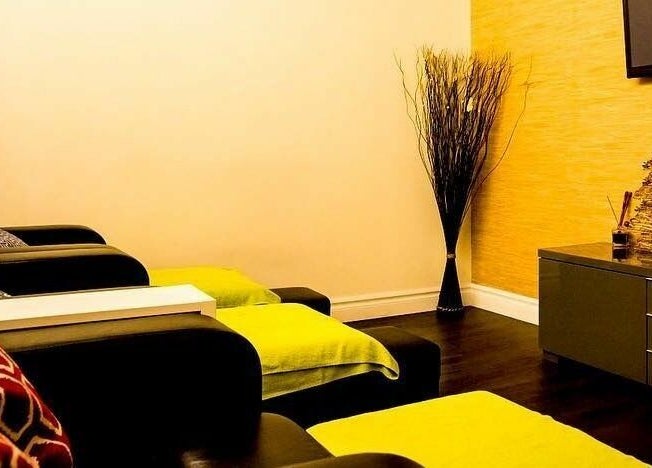 Cozy lounge chairs in Footscape Spa, Richmond Hill, Ontario, CA offering a serene atmosphere.