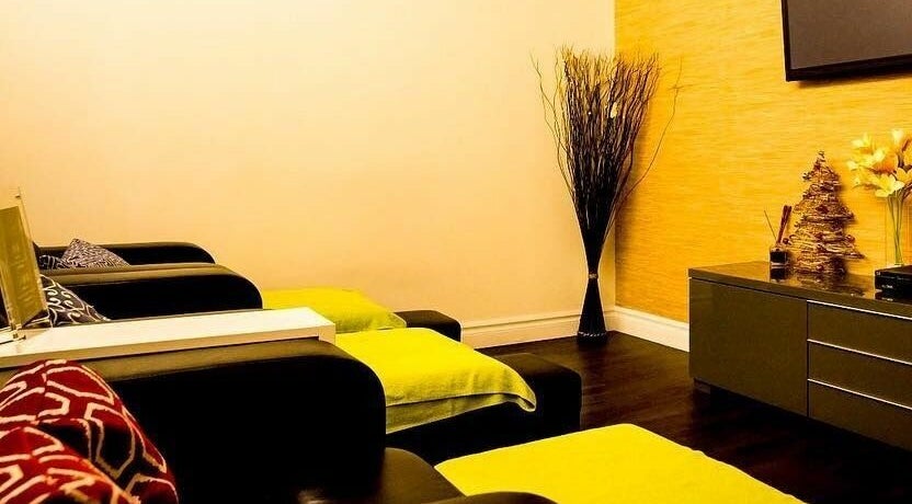 Cozy lounge chairs in Footscape Spa, Richmond Hill, Ontario, CA offering a serene atmosphere.