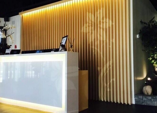 Footscape Spa reception area at Richmond Hill, Ontario, CA with elegant lighting and decor.