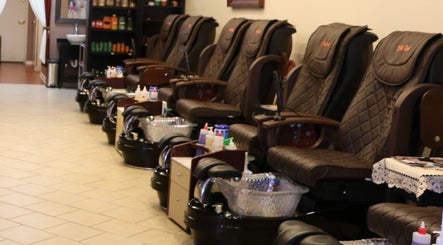 Luxurious pedicure chairs at The Nail Retreat Dublin, spa ambiance in Dublin, Ohio, US.