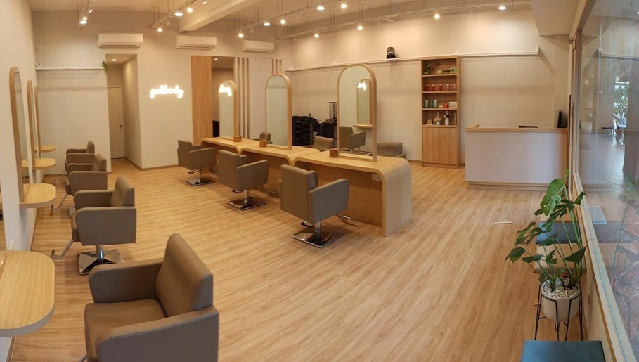 Twt Hair Studio image 1