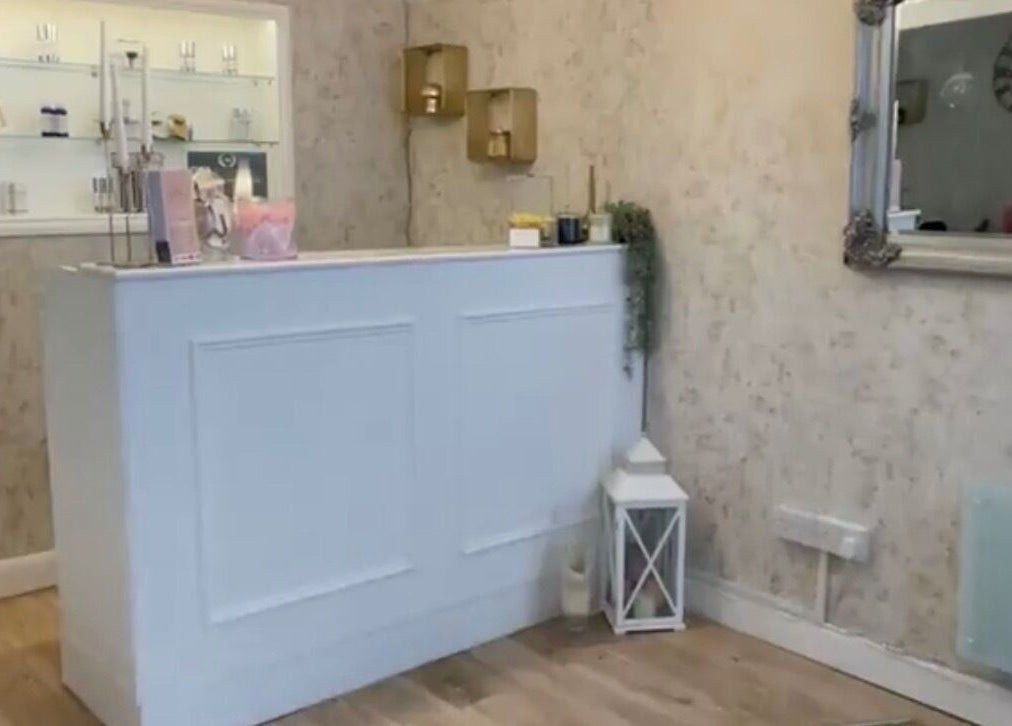 Elegant reception at Bellissimo Beauty and Training Academy, Kettering, England, GB with modern decor.