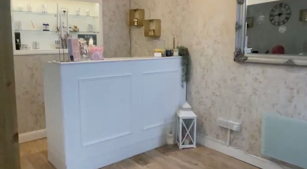 Elegant reception at Bellissimo Beauty and Training Academy, Kettering, England, GB with modern decor.