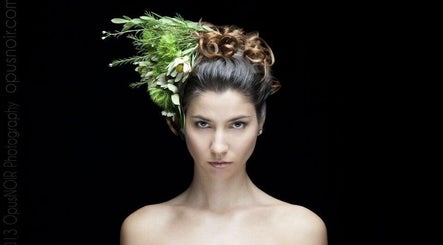 Salon Green  image 3