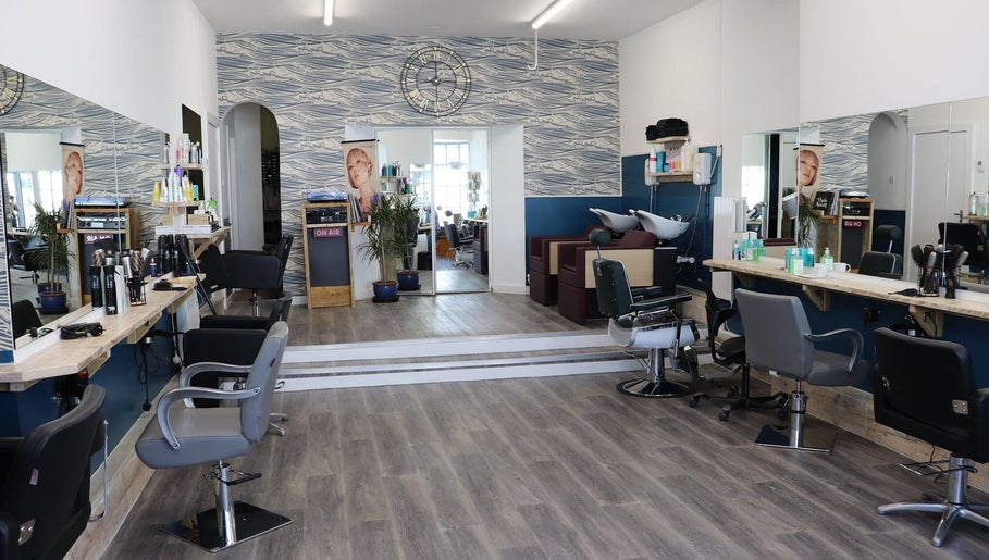 Fraser's Hair Studio + Nail Bar 1paveikslėlis