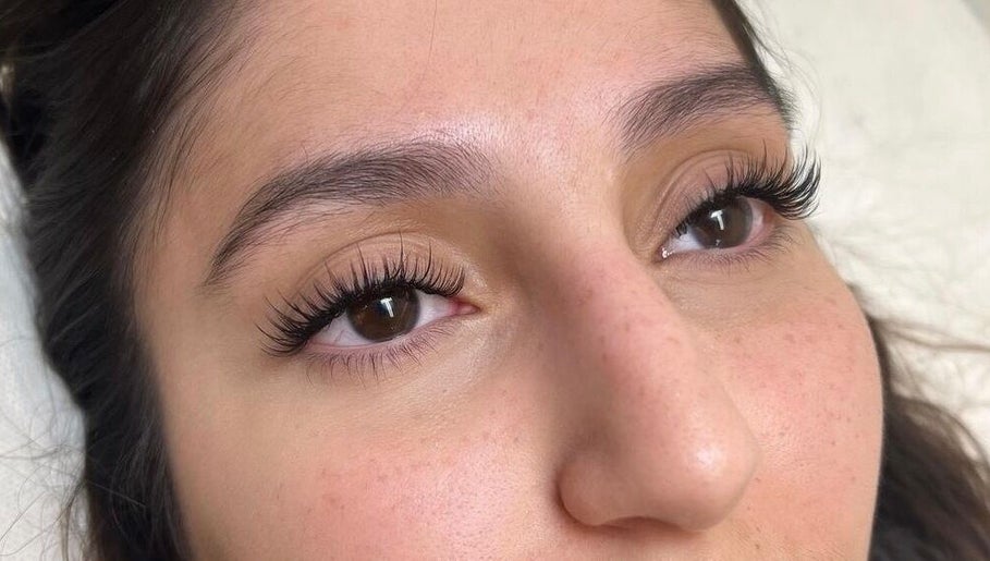 hình ảnh 1 của Ziza Lashes