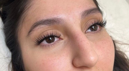 Ziza Lashes