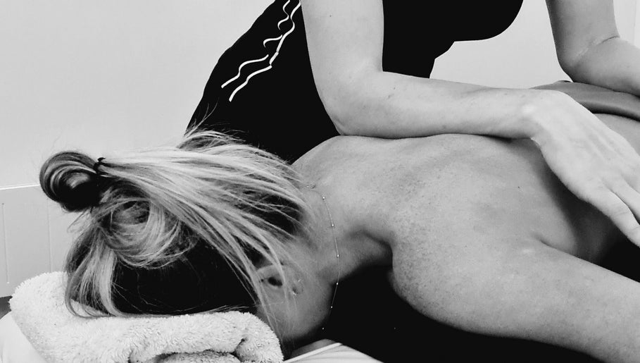Back - In Balance Massage Therapy – kuva 1