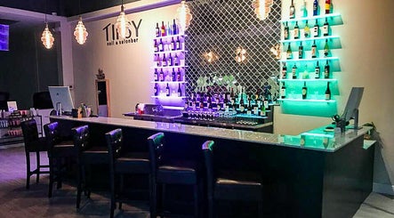 Tipsy Nail and Salon Bar imaginea 3