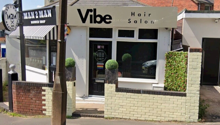 Christopher Moss Hair at Vibe Hair Salon, bild 1