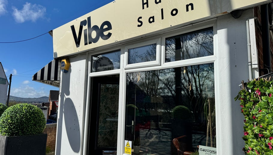 Christopher Moss Hair at Vibe Hair Salon afbeelding 1