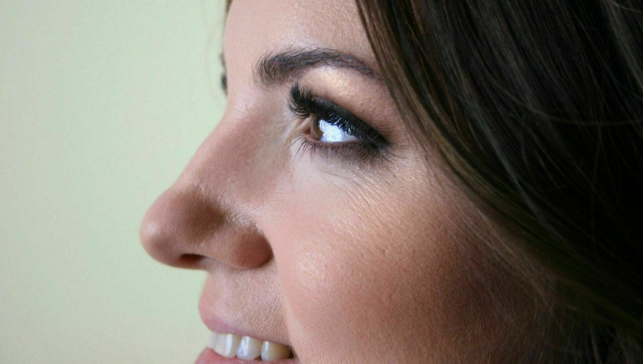 M Lash Bar image 1
