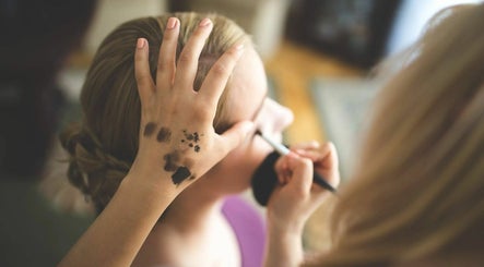 M Lash Bar image 2