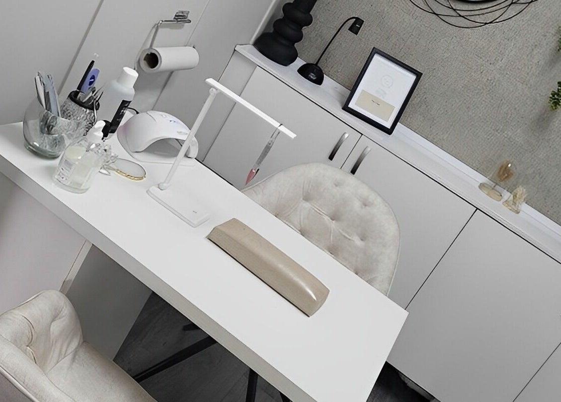 Elegant nail station at Avenue One, Dunfermline, Scotland, GB with modern decor and comfortable seating.