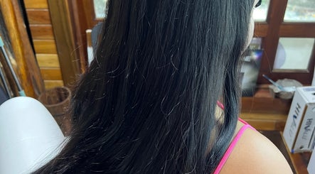 Black silky hair transformation at CG Bella Extensions, St Thelmo by Abrazos hotel in San Pedro, BZ.