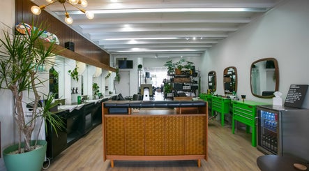 Daniel’s Barber Shop, bild 3