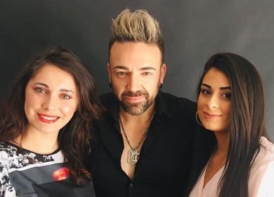 Equipe do Zen Spa - Agendamento de Massagens em Tomar, Santarém, PT, destacando atendimento acolhedor.
