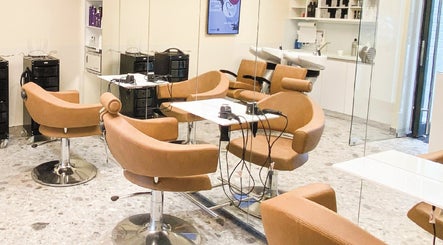 Lassana frizerski salon - Čopova 2 image 2