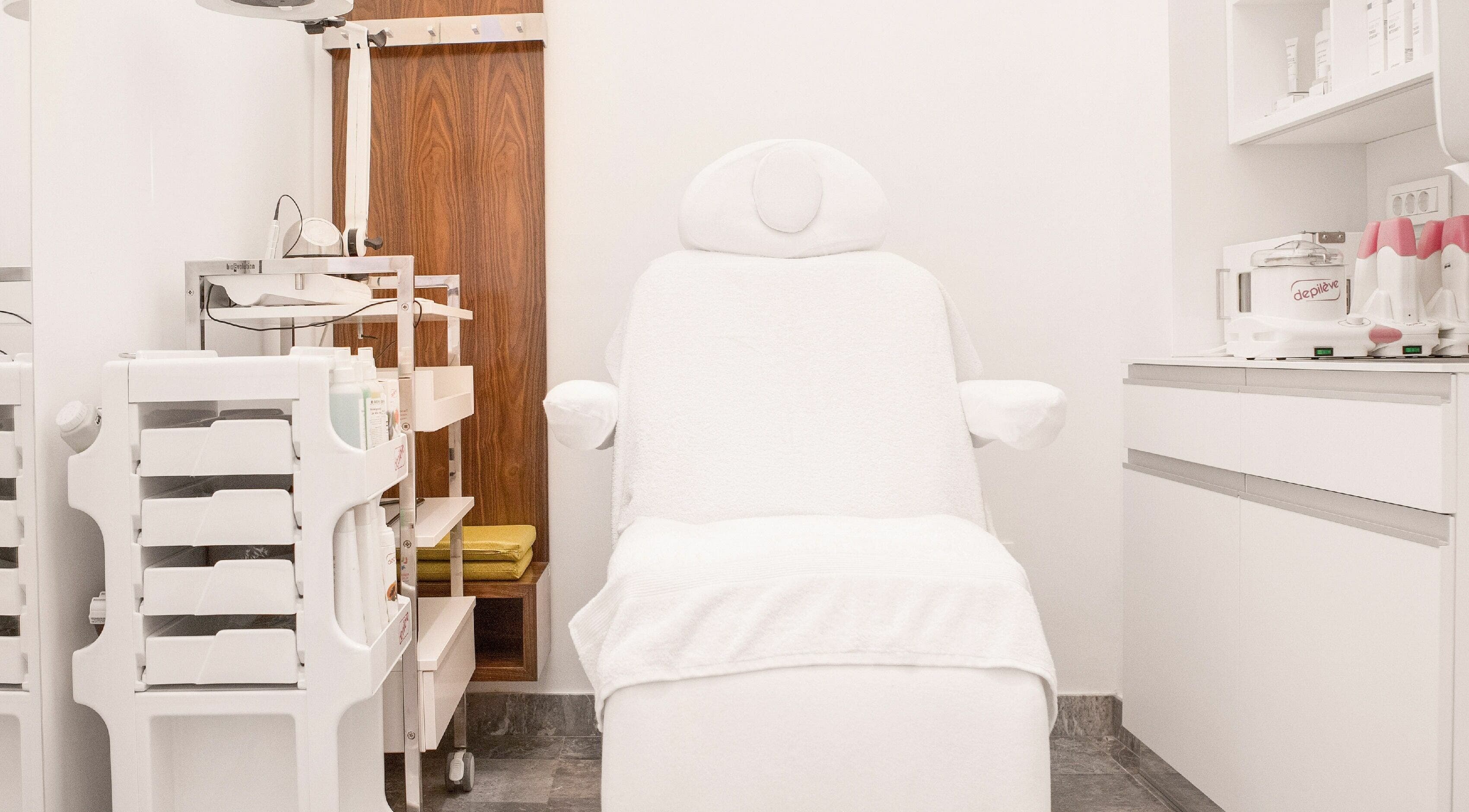 Moderna lepotna soba v Lassana Kozmetični Salon - Dalmatinova 11, Ljubljana, SI. Prijeten prostor za sprostitev.