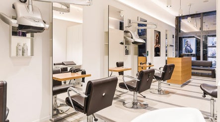 Lassana Frizerski Salon - Poljanska 20c