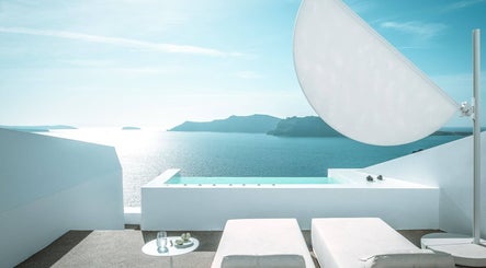 Sacred Spa at Saint Suites Oia image 3