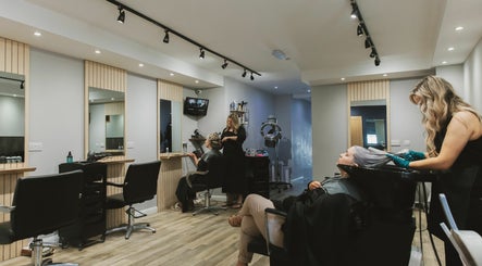 The Hair Lounge Cornwall  image 2