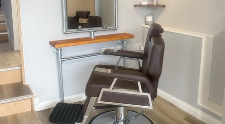 The Hair Lounge Cornwall image 2