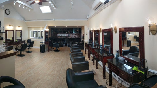 Salon Posh & DeCara Makeup