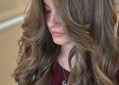 Close-up of a woman with styled waves at Salon Posh & DeCara Makeup, Mamaroneck, New York, US.