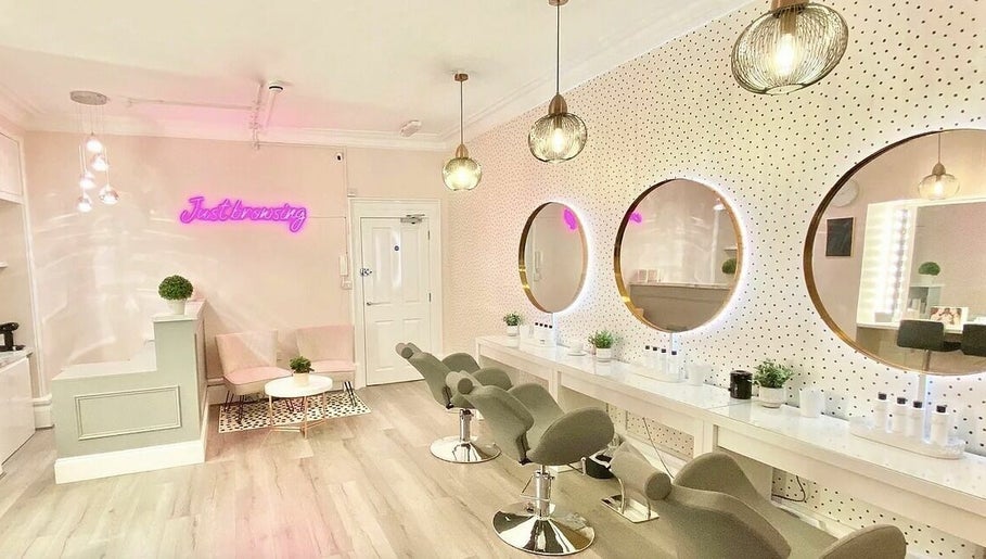 Immagine 1, Trends Brow Bar