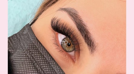 Lash Layer and Brow Boutique