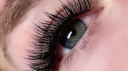 So-Phine Lashes image 3