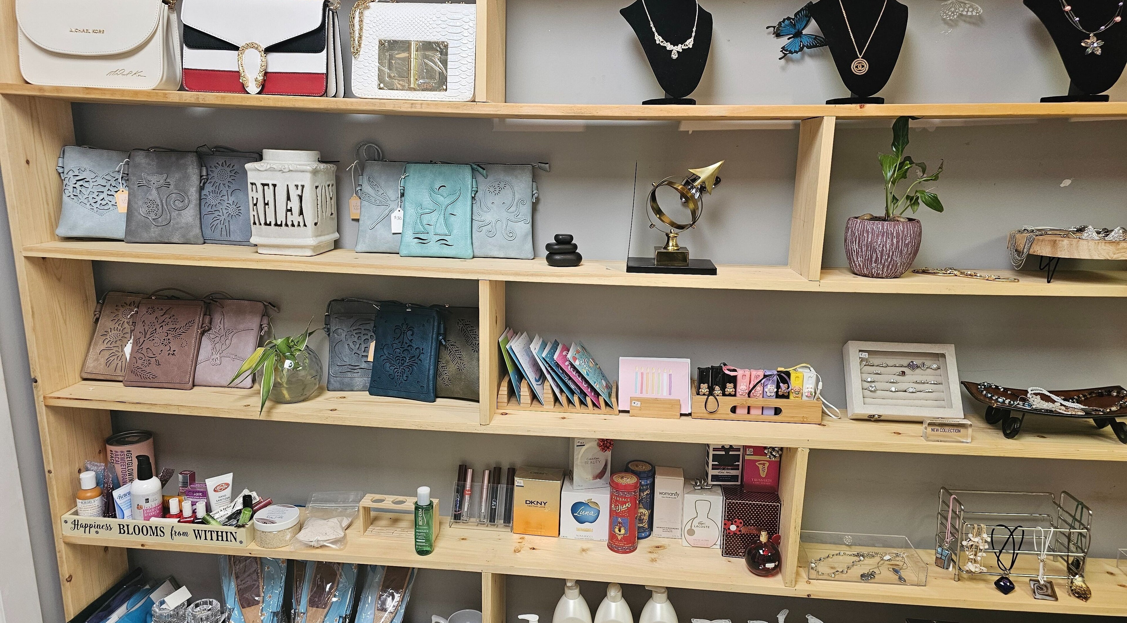 Elegant accessories and beauty products on display at HoangLinh Spa in Mission, British Columbia, CA.