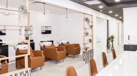 HAIIER SALON 造坊发型设计