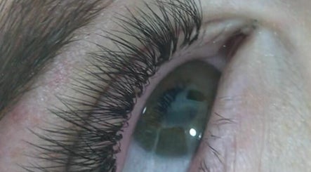 iBROWS & BEAUTY  image 3